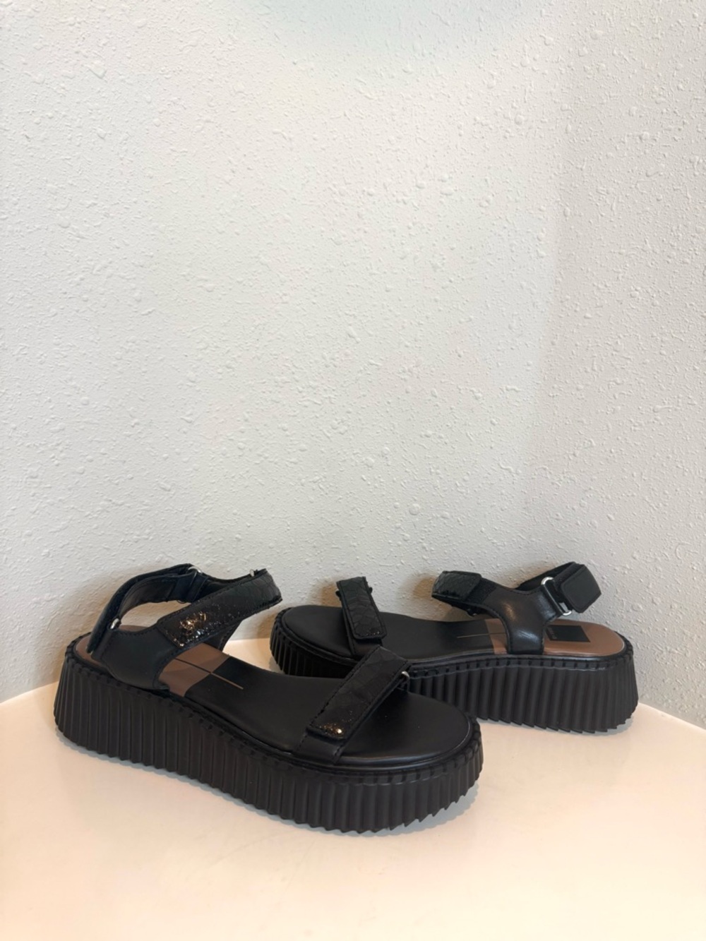 Dolce Vita Debra Embossed Leather Black Croc Platform Sandal Size 9.5 NWT - Picture 3 of 16